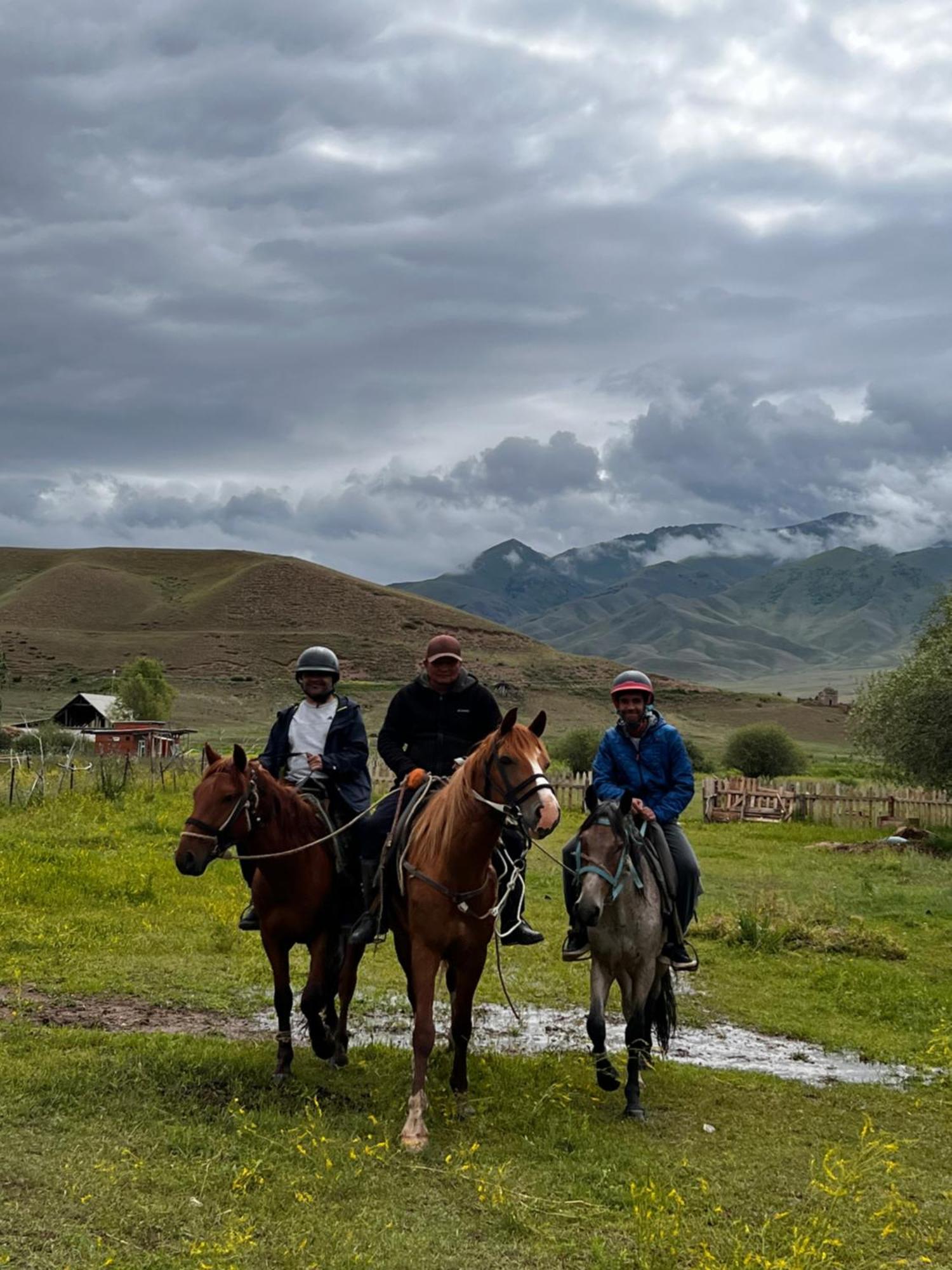 Kyzart Hotel & Horse Tours Bagysh Exterior photo